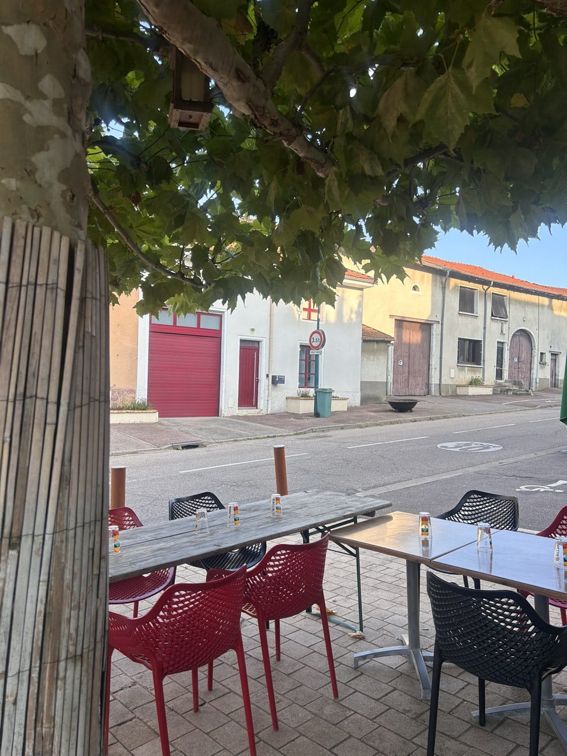 Vue vers la rue du village